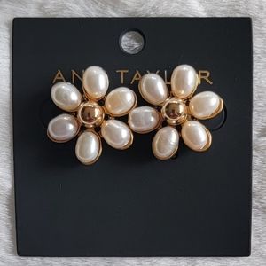 Ann Taylor Daisy Pearlized Stud Earrings NWT